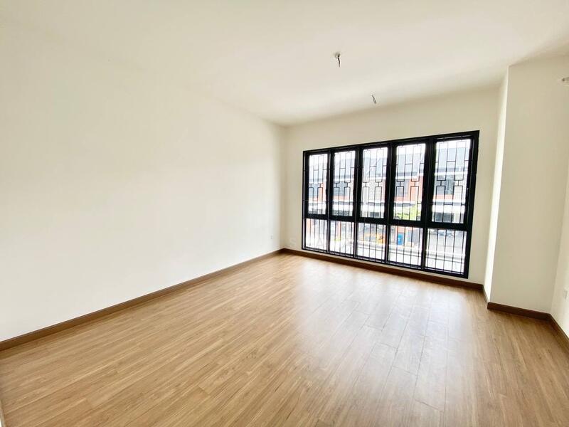 Elmina Green Four - 4