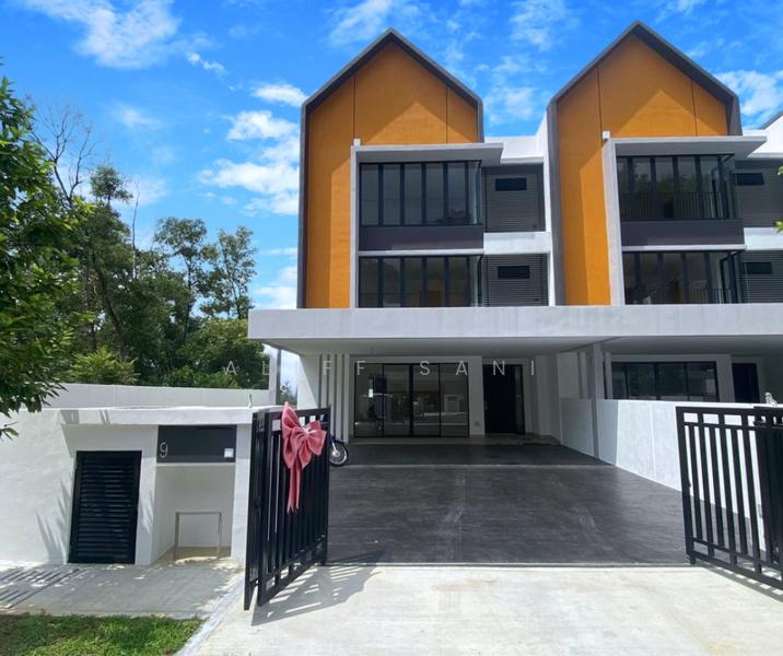 KL East : East 57 - 1