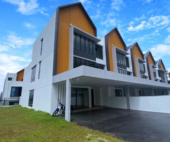 KL East : East 57 - 2