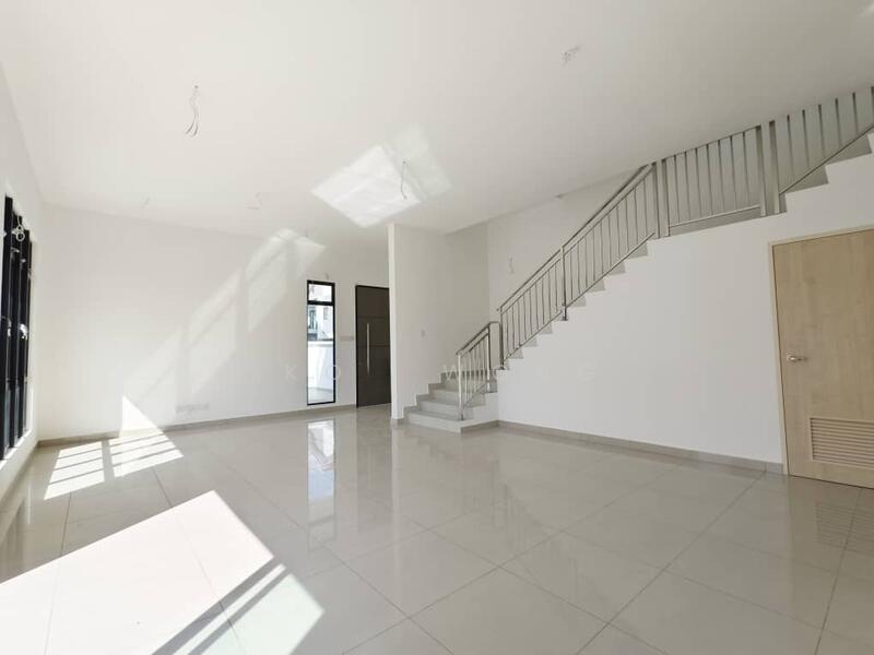 Taman Mount Austin - 3