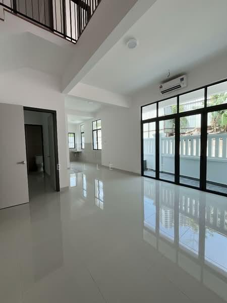 Taman Connaught - 5