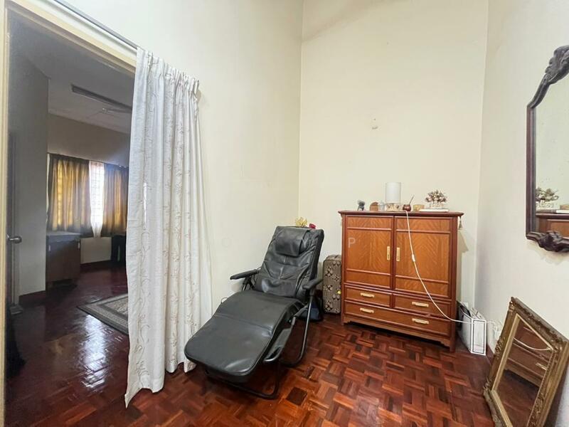 Kota Damansara Seksyen 8 - 4