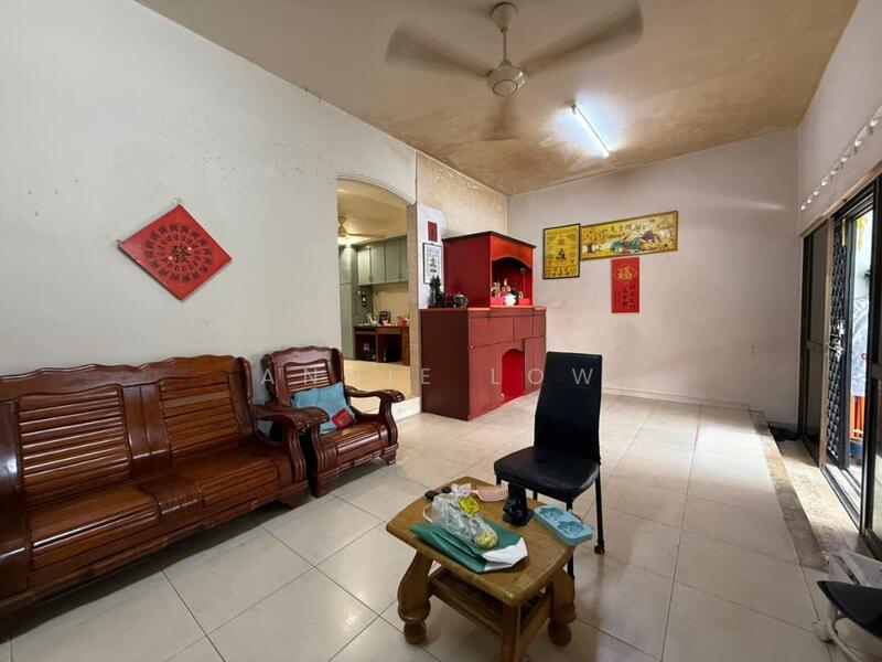 Taman Ungku Tun Aminah - 1