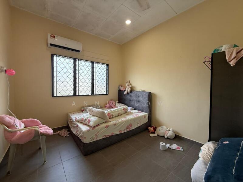 Taman Ungku Tun Aminah - 5