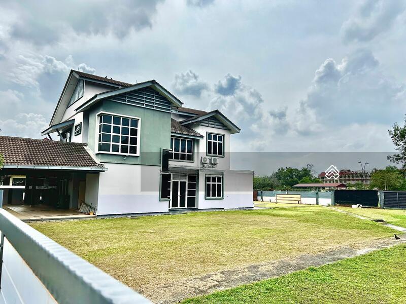 Bungalow at Bandar Baru Salak Tinggi - 3