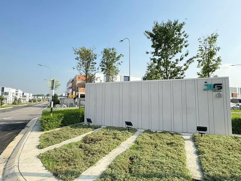 BANDAR DATO ONN , PERJIRANAN 14 - 2