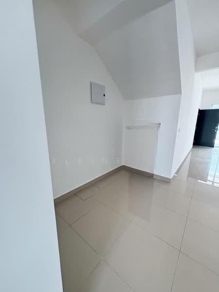 BANDAR DATO ONN , PERJIRANAN 14 - 4