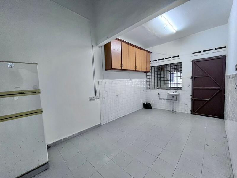 Taman Johor Jaya - 5