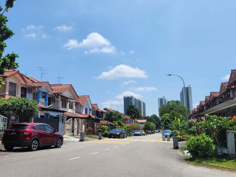 Double storey house for sale at Damansara aliff - 2