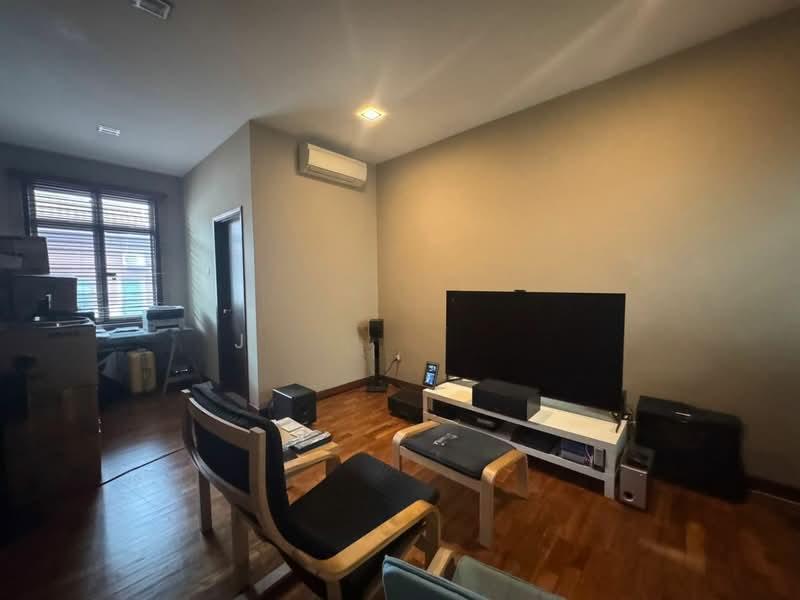 Taman Molek Taman Moleks - 1