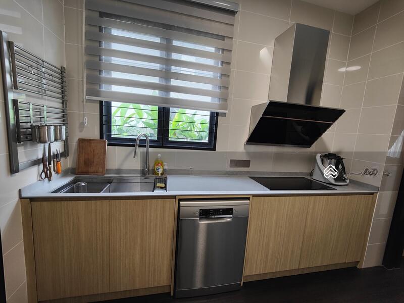 City of Elmina : Reesia - 5