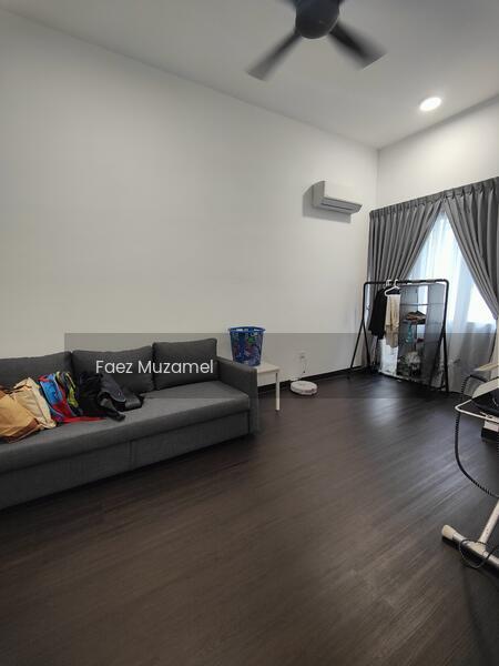 City of Elmina : Reesia - 2