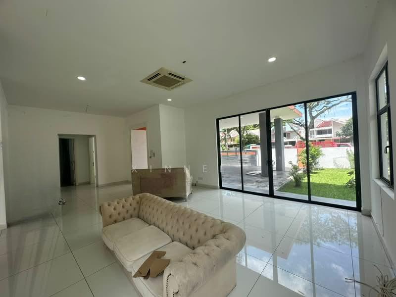 Triple Storey Bungalow York Residence - 3