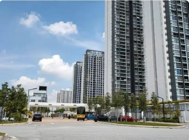 Lakefront Residence - 1