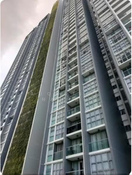 Lakefront Residence - 3