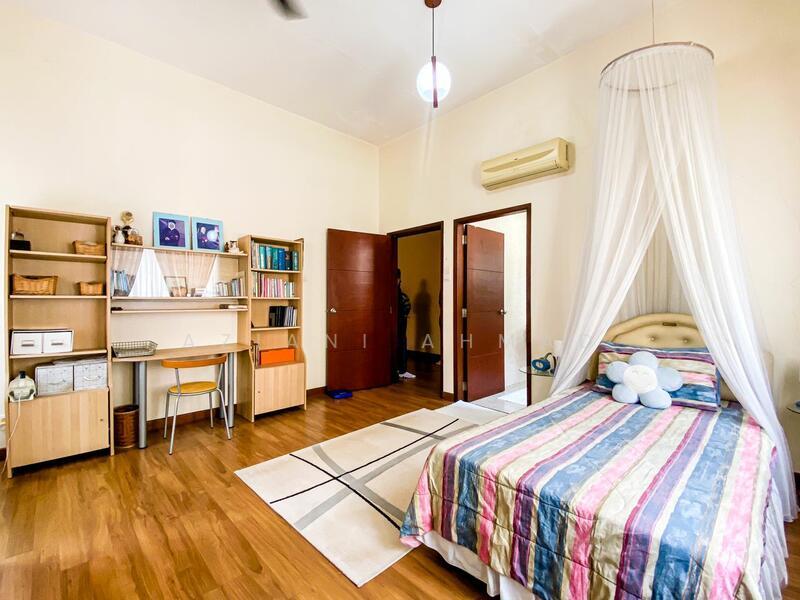 Banyan Close - 2