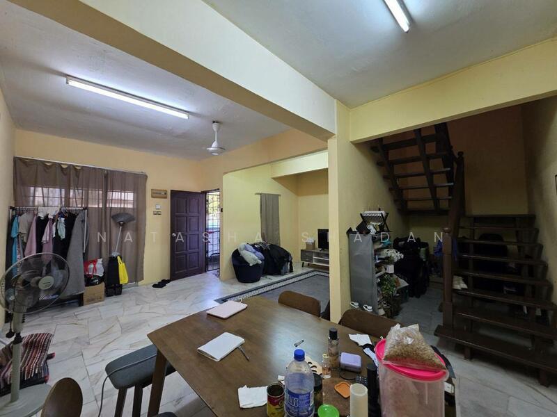 End Lot 2 Storey Terrace House Taman Subang Mewah USJ 1, Subang Jaya - 4