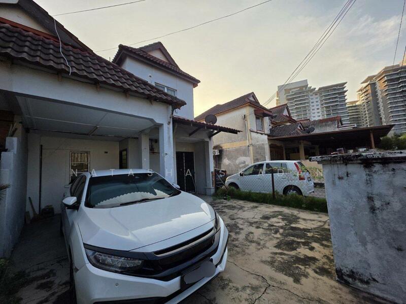 End Lot 2 Storey Terrace House Taman Subang Mewah USJ 1, Subang Jaya - 2