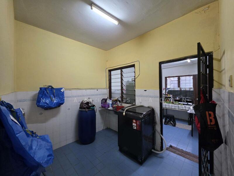 End Lot 2 Storey Terrace House Taman Subang Mewah USJ 1, Subang Jaya - 5