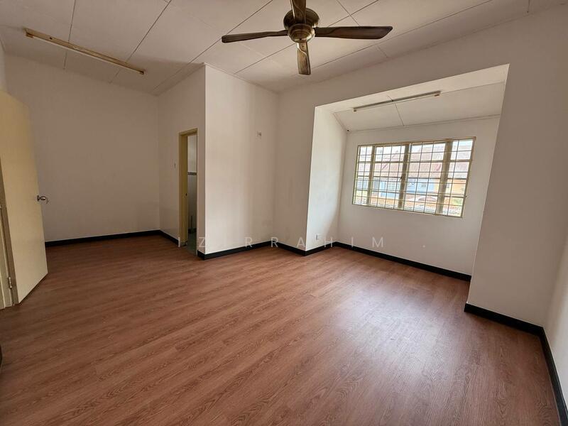 Newly Refurbish 2 Storey Terrace Taman Desaria - 5