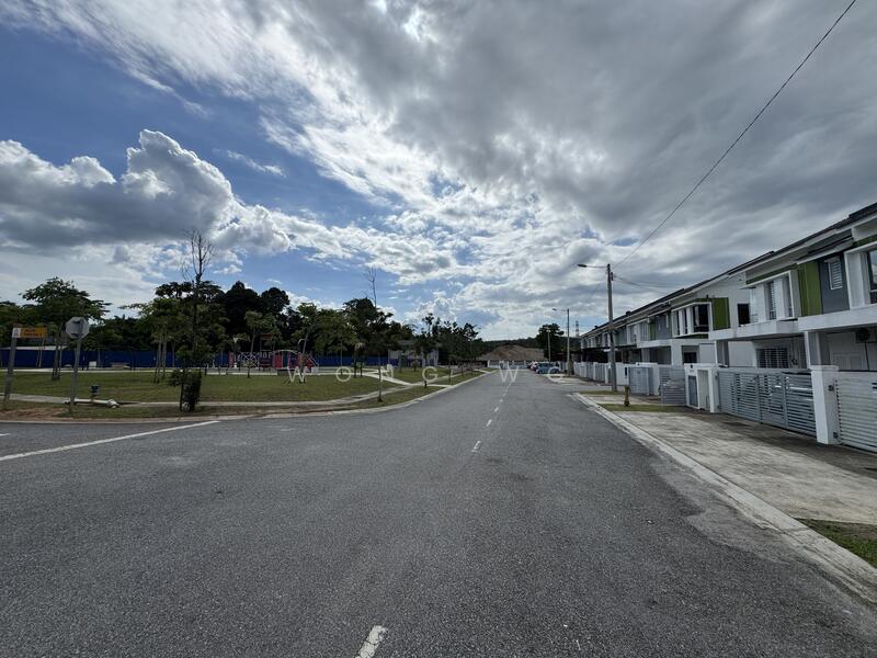 Freesia@Taman Bunga Raya, Bukit Beruntung, Rawang - 1