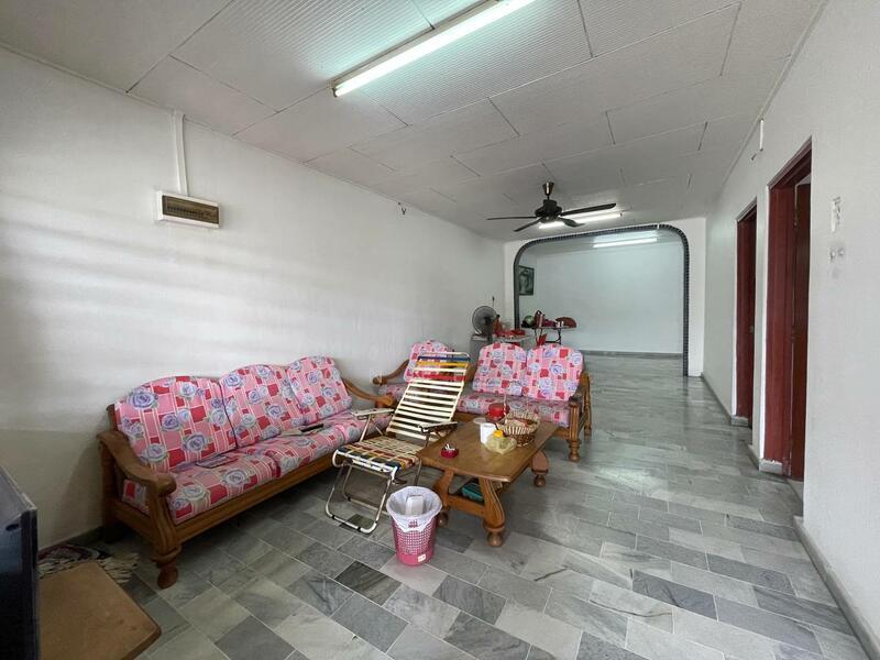 Taman Ungku Tun Aminah - 1