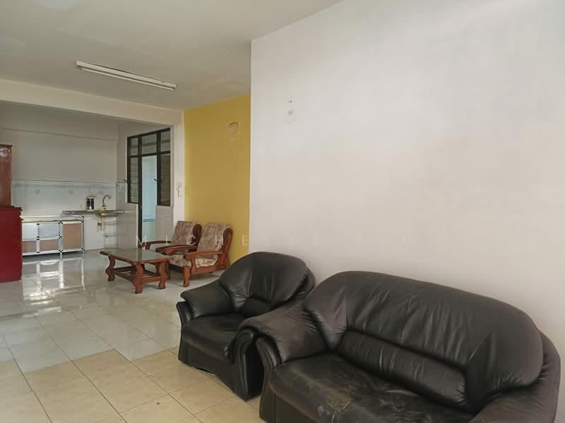 Pantai Apartment - 4