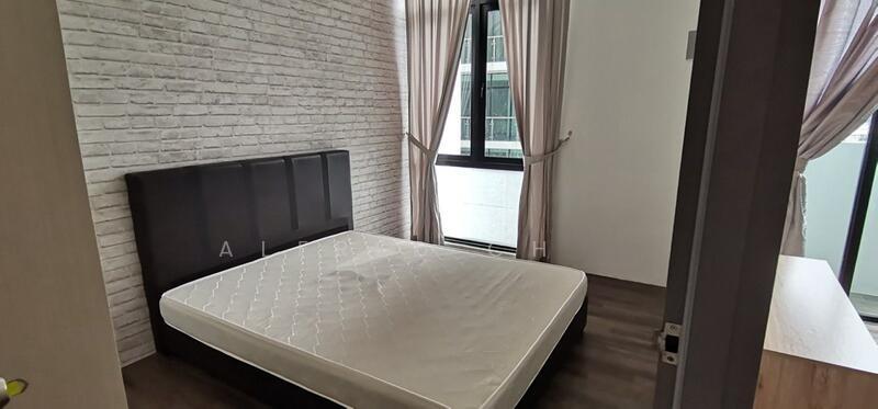 HK Square Apartment - 2