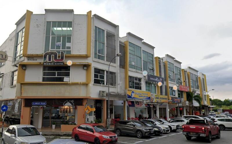Taman Mutiara Mas - 3 Storey Shop Lot (Tenanted) for Sale - 2