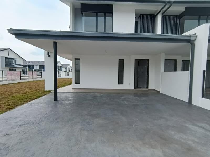 Bandar Bukit Raja : Nadira - 4