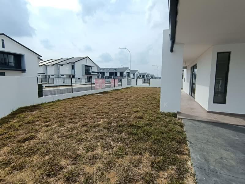 Bandar Bukit Raja : Nadira - 2