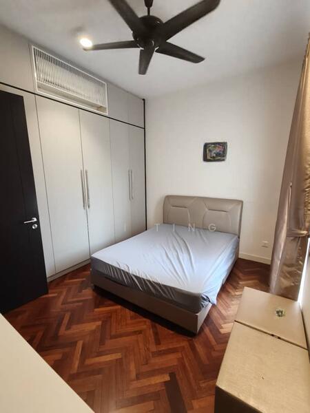 Avira Medini Iskandar - 4