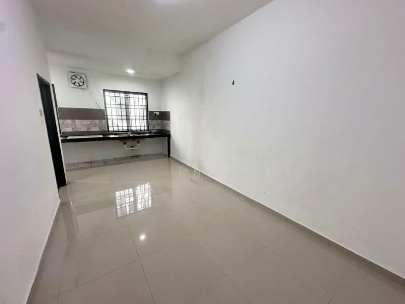 Value Buy Renovated & Fully Extended 2 Sty Pending@ Bandar Puteri Klang - 4