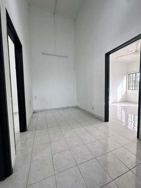 Value Buy Renovated & Fully Extended 2 Sty Pending@ Bandar Puteri Klang - 2