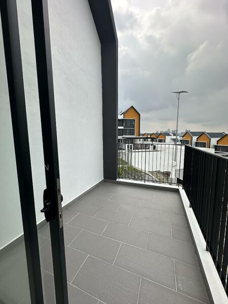 KL East : East 57 - 5