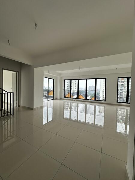 KL East : East 57 - 3