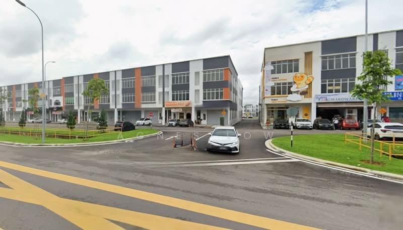 Facing LA Garden - 5