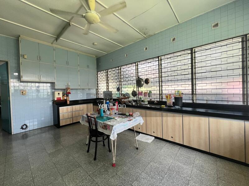 Pulau Tikus Bungalow Corner - 3