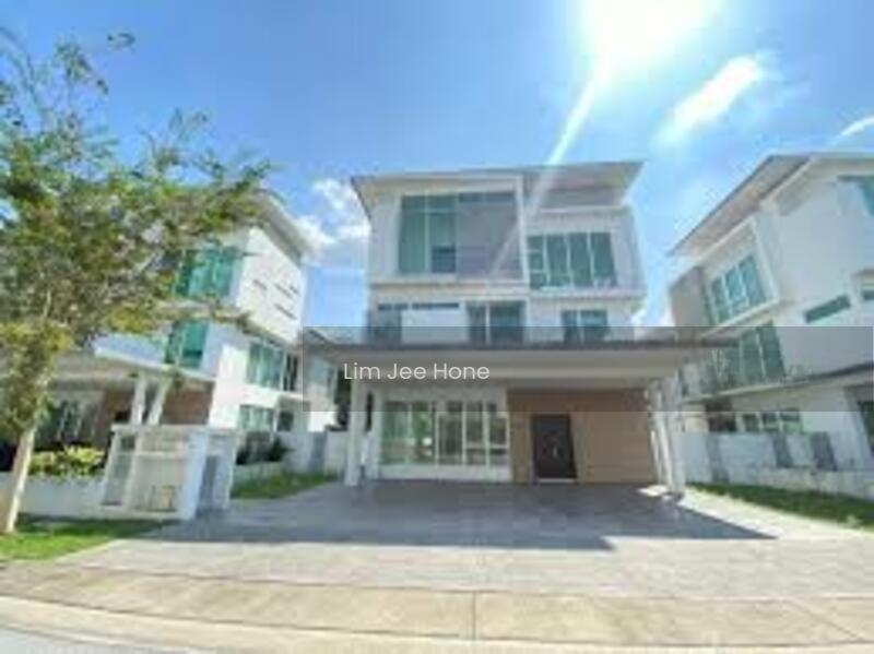 Puchong Hilltop Bungalow (sea level 152 m) - 1