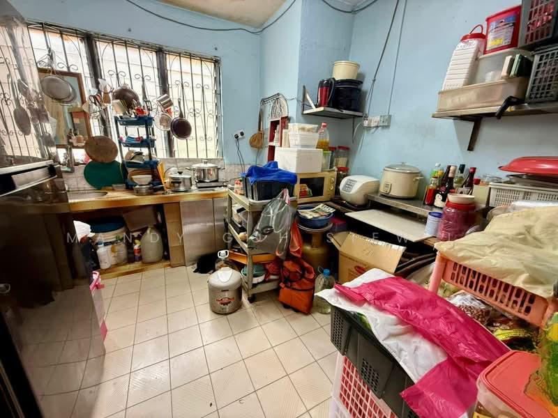 Flat Taman Ungku Tun Aminah - 3