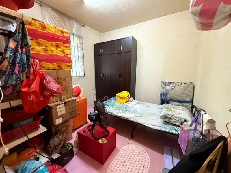 Flat Taman Ungku Tun Aminah - 4