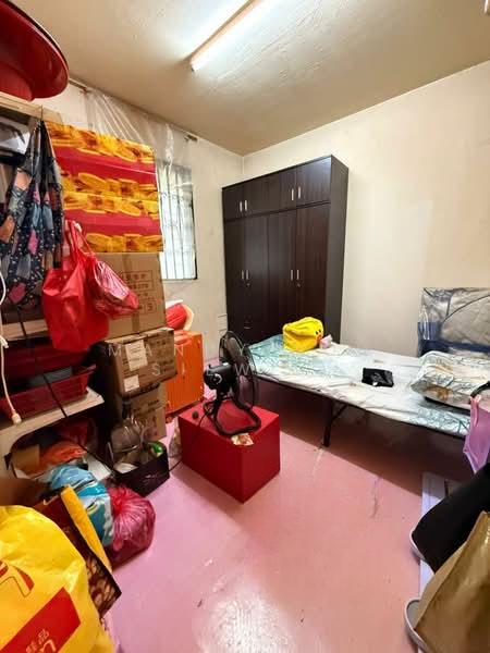 Flat Taman Ungku Tun Aminah - 5