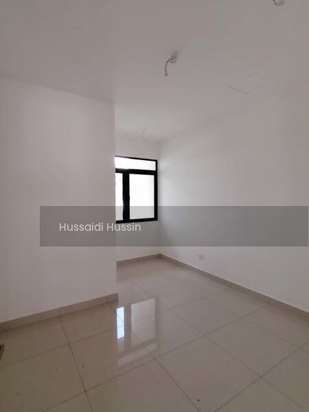 Maple Residence @ Laman View - 2