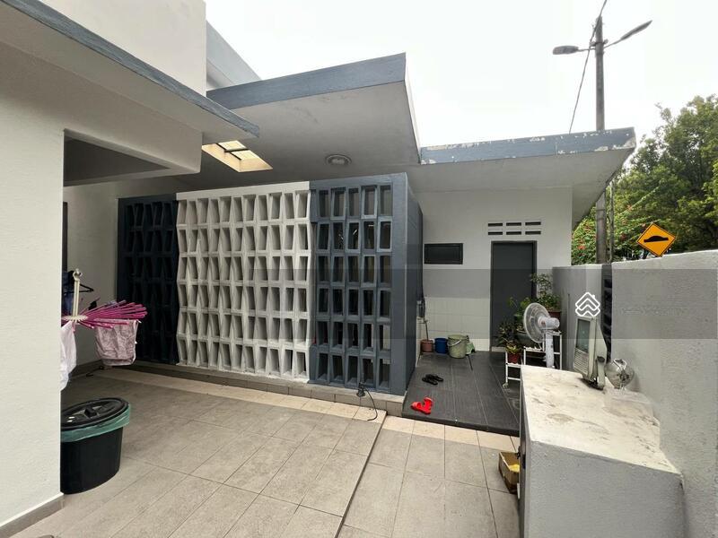 TAMAN PERMATA KERAMAT CORNER - 4