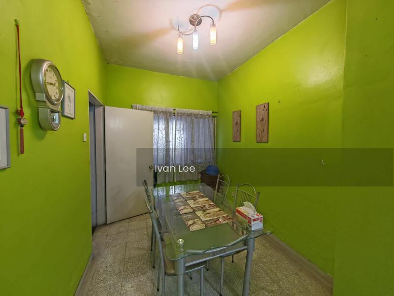 Terrace house at SS2 - 3