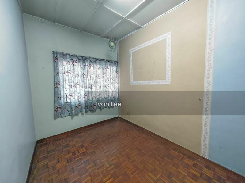 Terrace house at SS2 - 3