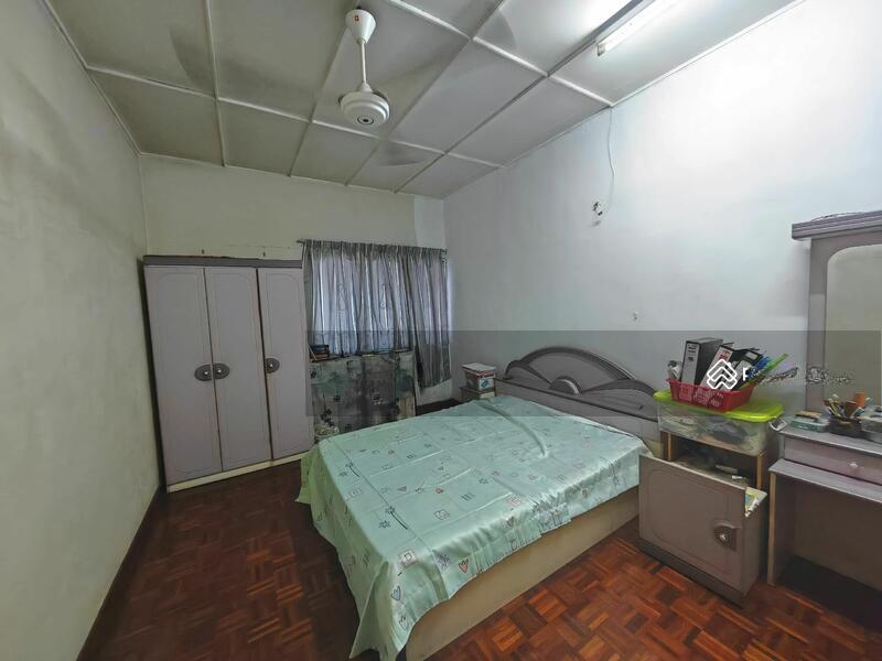 Terrace house at SS2 - 5