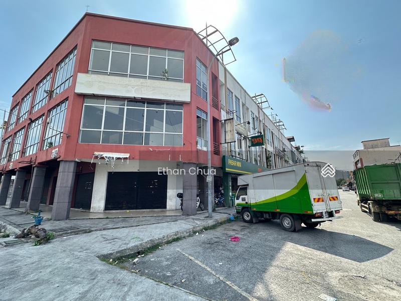 Port Klang 3 Storey Corner Shoplot 28x75 Value Buy - 1