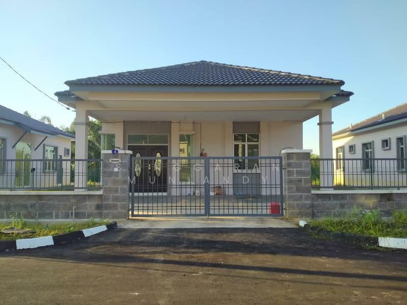 RUMAH BANGLO SETINGKAT DI SIK - 2