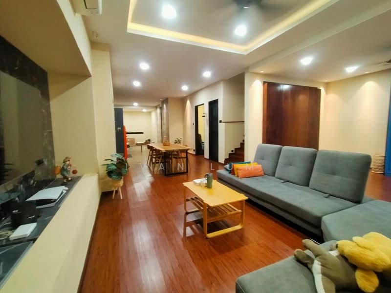 Bandar Sungai Long - 1